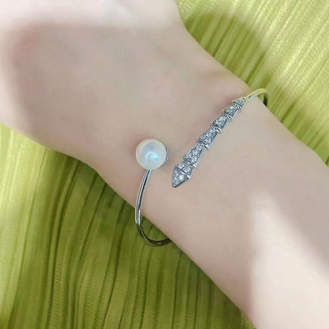 Pearl Bracelet with Snake Chain Design | Adjustable Fit