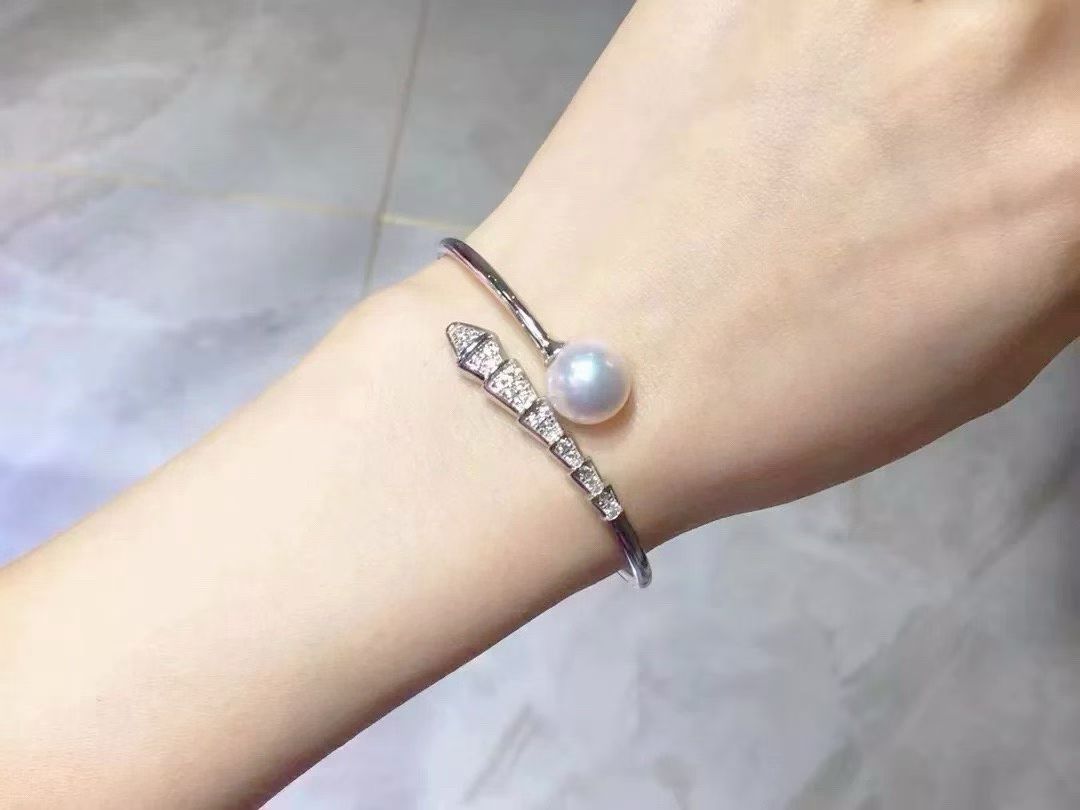 Pearl Bracelet with Snake Chain Design | Adjustable Fit