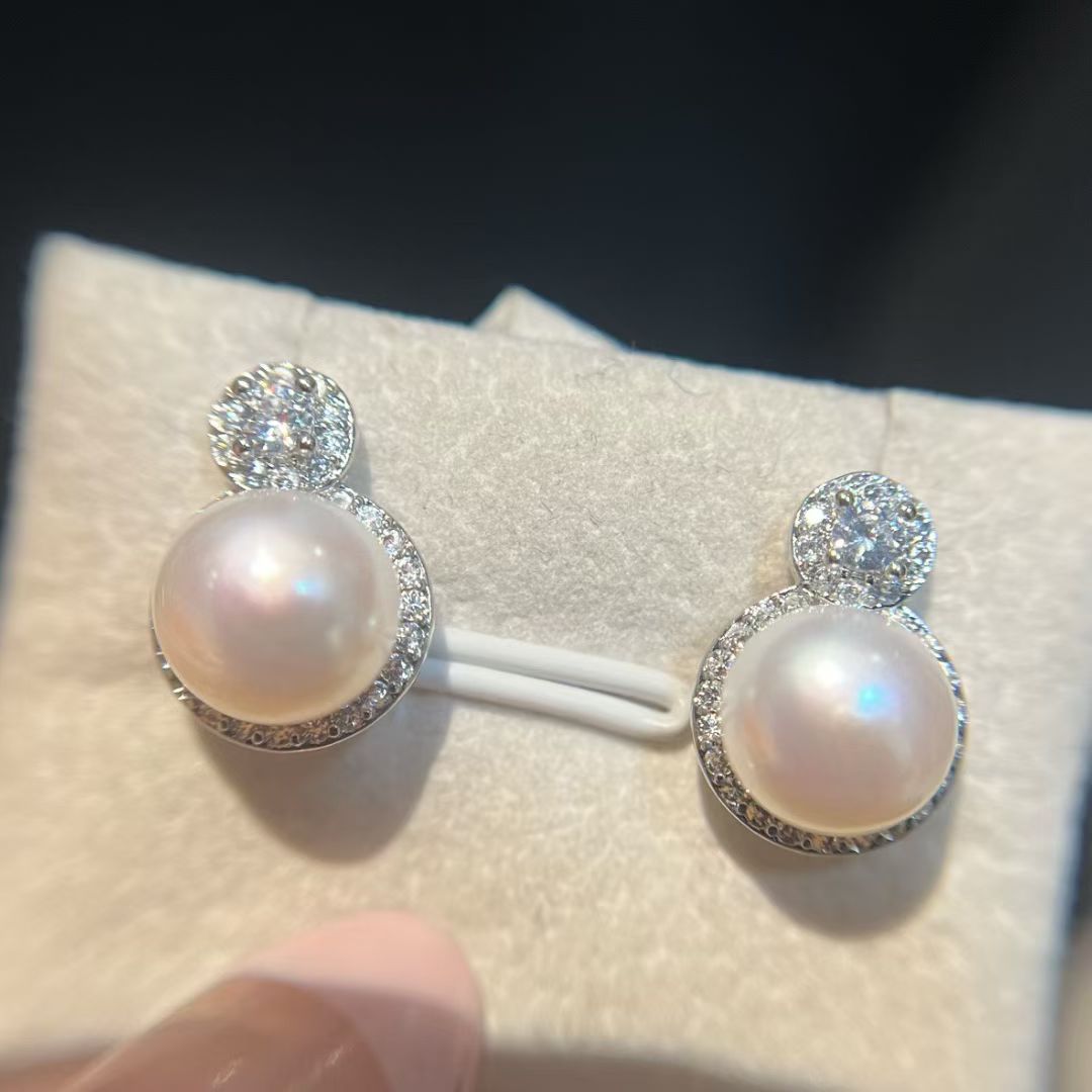 Classic Pearl Set – Stud Earrings & Pendant Necklace I 8-9mm Pearls | 14K White Gold Filled