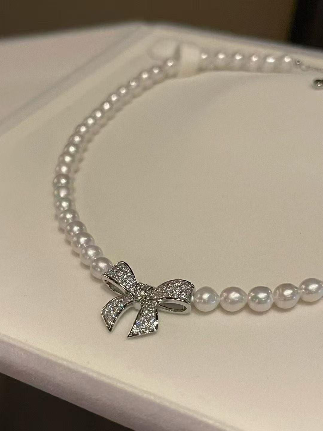 Sparkling Bow & Pearls Necklace & Bracelet Set