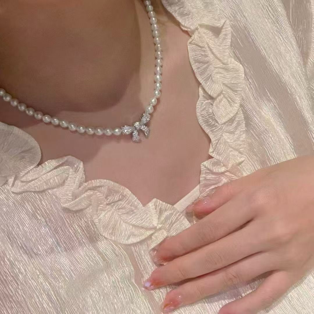 Sparkling Bow & Pearls Necklace & Bracelet Set