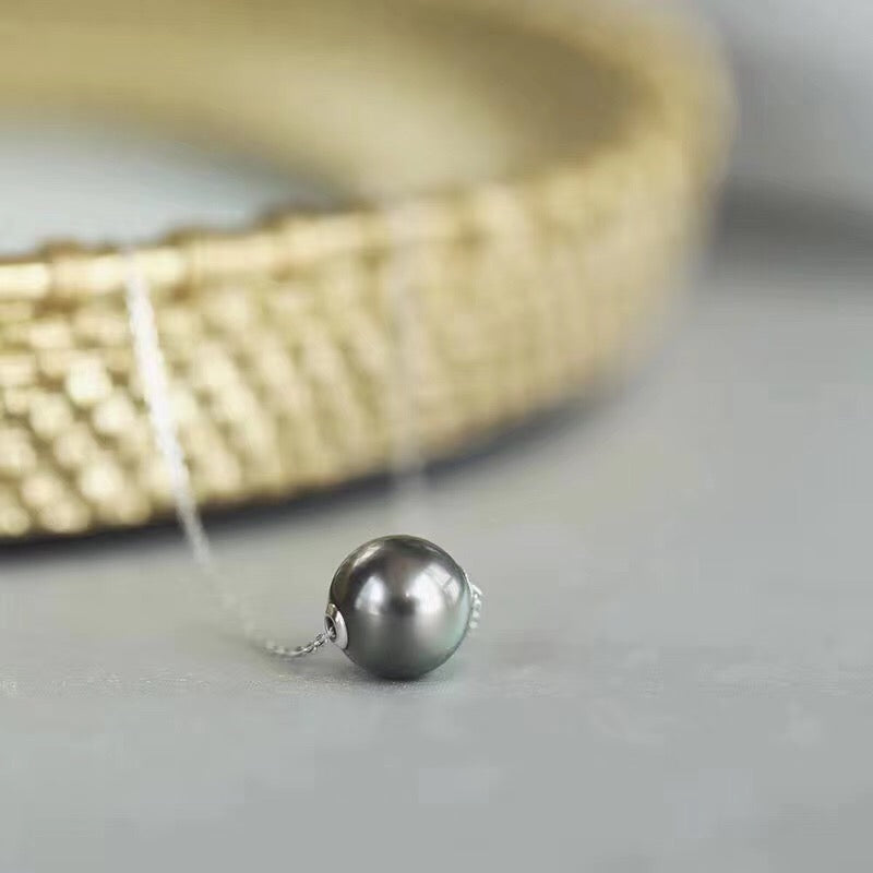 18K Gold 10-11mm Tahitian Grey Pearl Necklace