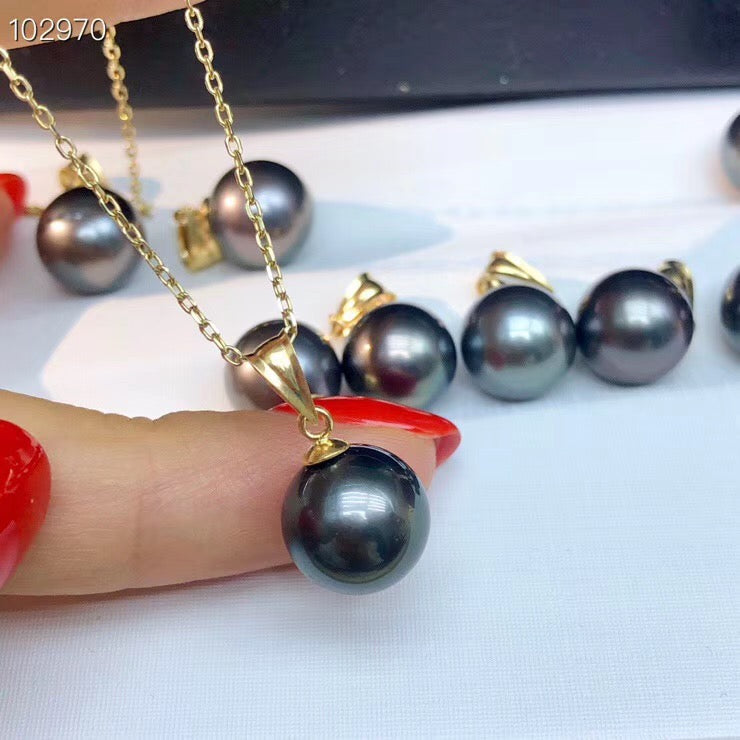Black Tahitian Pearl Luxe on 18K Yellow Gold Chain | Pearl 10‑11mm