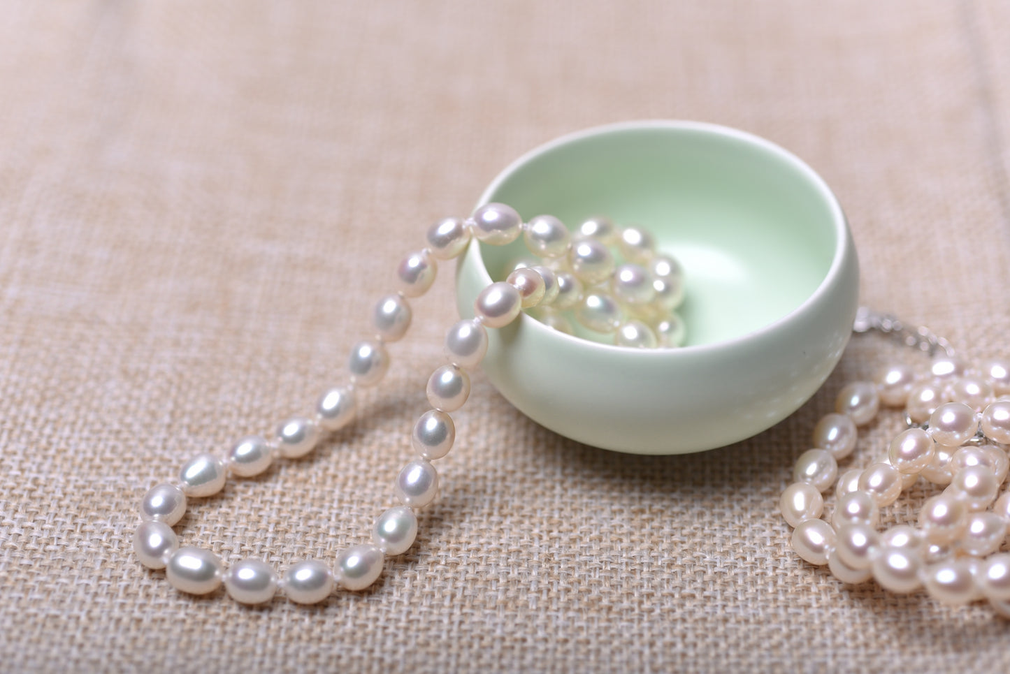 Pure Oval Luster Necklace | 7‑8mm Pearls | 14K Yellow/White Gold Clasp