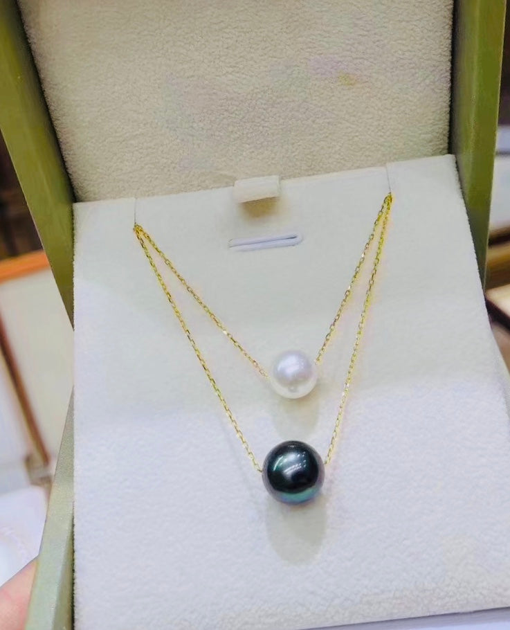 18K Gold Chain Duo Pearl Pendant (7mm Akoya White Pearl & 10mm Tahitian Black Pearl)