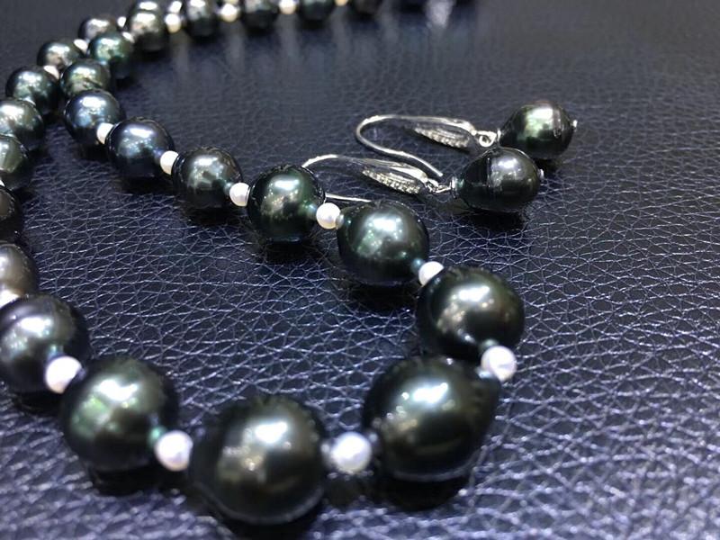 Tahitian Black Baroque Pearl Gift Set Including Necklace, Bracelet and Earrings