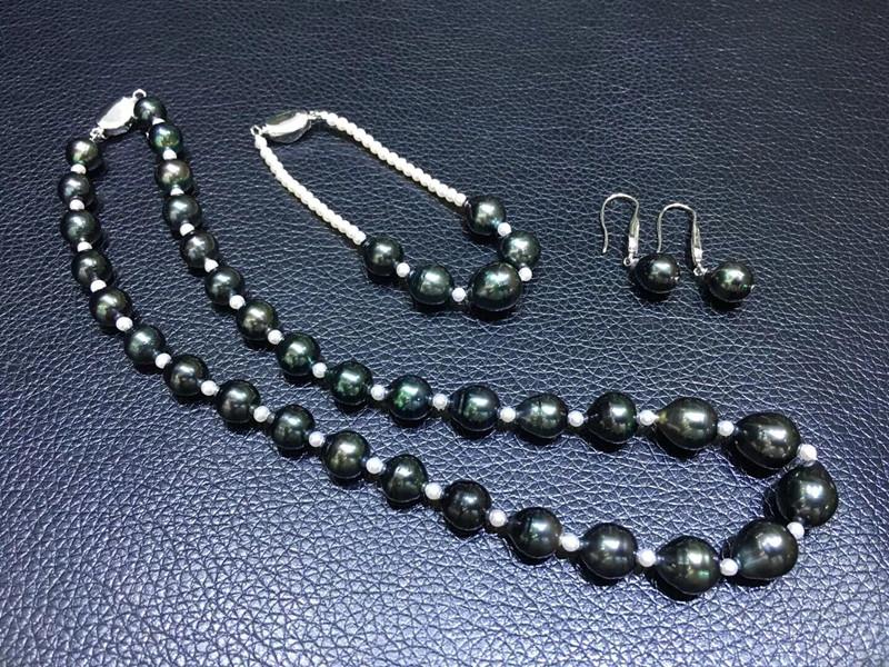 Tahitian Black Baroque Pearl Gift Set Including Necklace, Bracelet and Earrings