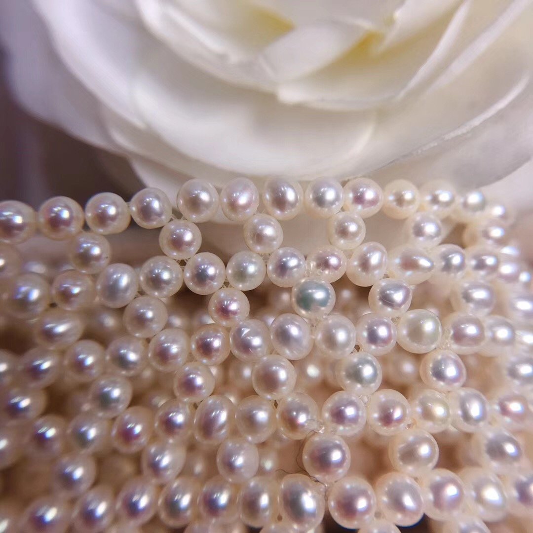Stretchable Pearl Wristband | Handcrafted by MMK Artisans | Free Custom Fitting