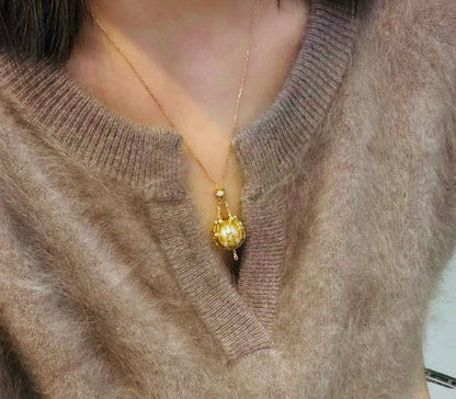 The Golden “Good Luck Charm” Pendant Necklace | 18K Yellow Gold | 12-13 mm Southsea Golden Pearl