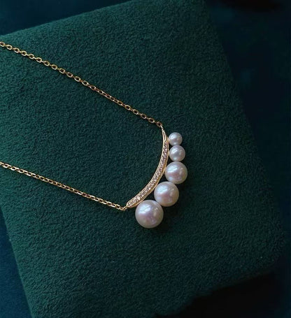 Crescent Moon Pearl Necklace with Gradient Design