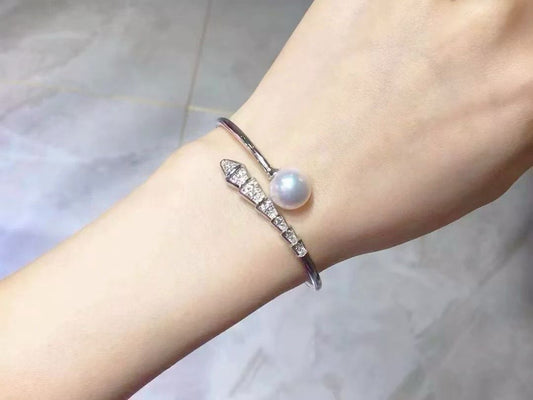 Pearl Bracelet with Snake Chain Design | Adjustable Fit