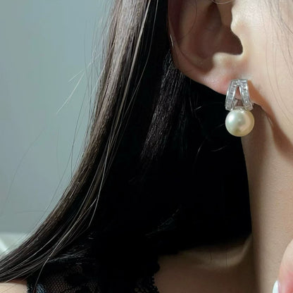 Minimalist Infinity Pearl Stud Earrings | 8–9mm Natural Pearls