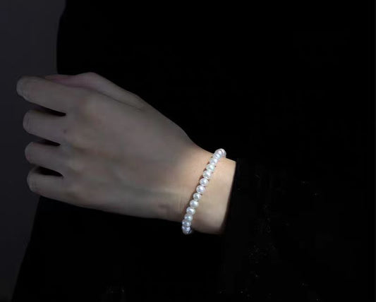 Classic 6–7mm Freshwater Pearl Bracelet – Minimalist & Versatile