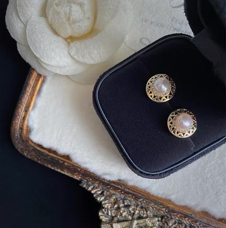 Sunflower Inspired Pearl Studs | 5-6mm Pearls