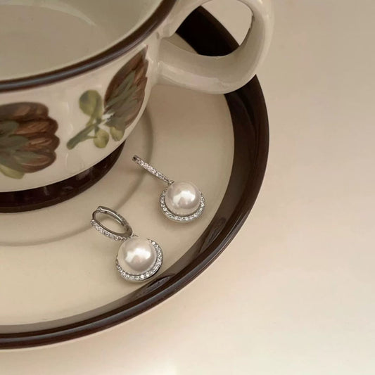 Floral Pearl Ear Clips | Sunflower Design ｜ 14K White Gold Filled | 8.5-9.0mm Pearls