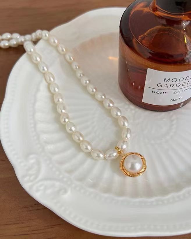 Vintage-Inspired Oval Pearl Necklace with 8–9mm Accent Pearl Pendant | 5–6mm Baby Oval Pearls | Cute, Playful & Retro Charm