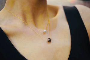 18K Gold Chain Duo Pearl Pendant (7mm Akoya White Pearl & 10mm Tahitian Black Pearl)